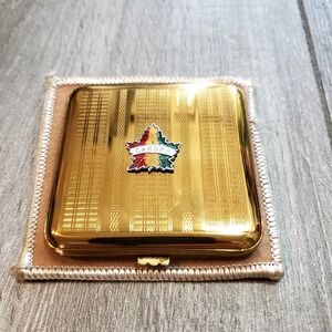 Vintage Gwenda Folding Powder Compact Makeup Gold Square‎ Canada Maple Leaf